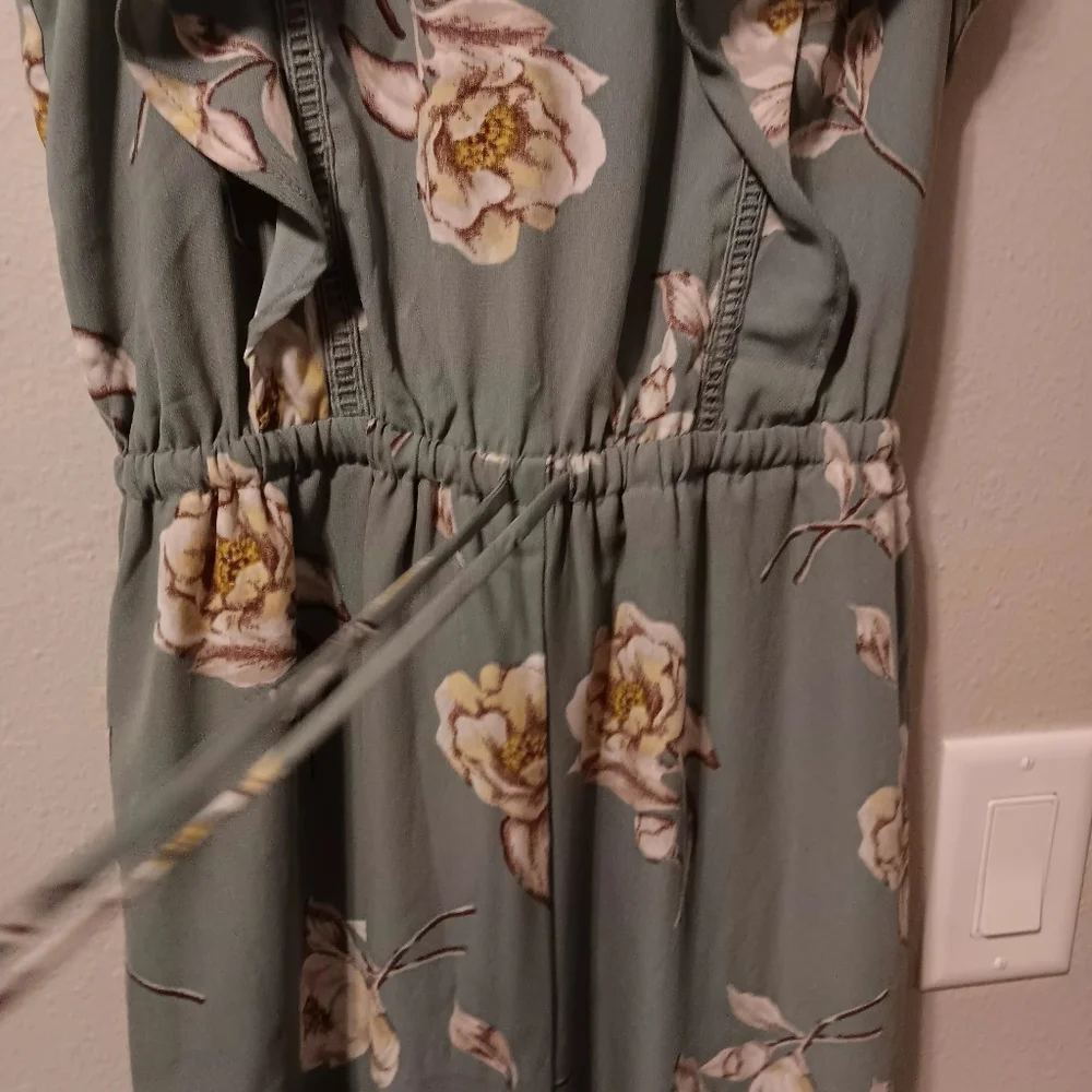Xhilaration Sage Floral Print Jumpsuit - Picture 10 of 16